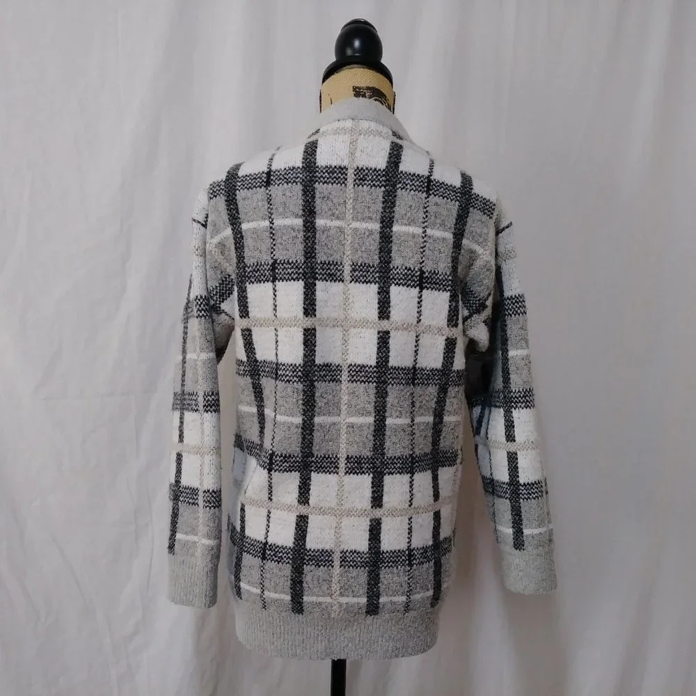 Cyrus Plaid Button Down Cardigan Sweater Grey White Charcoal Tan Small - Picture 4 of 10
